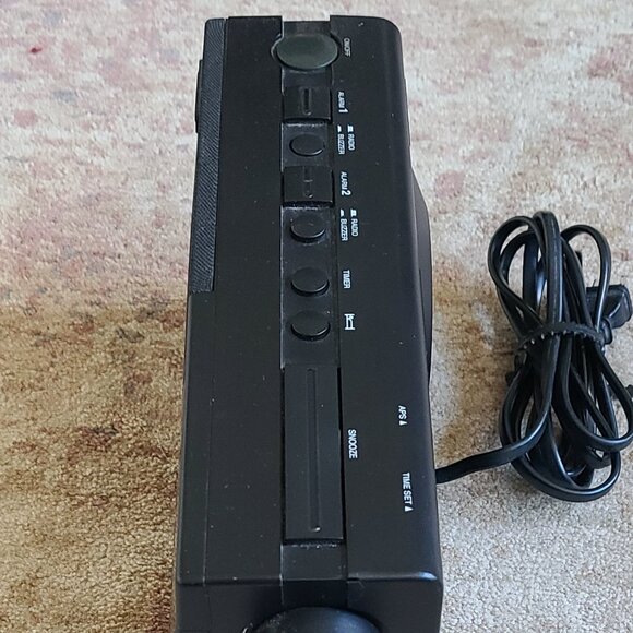 Pre-Owned Sangean RS-330 +RS-332 Digital AM/FM Clock Radio & dual Alarm Clocks. - Picture 3 of 11